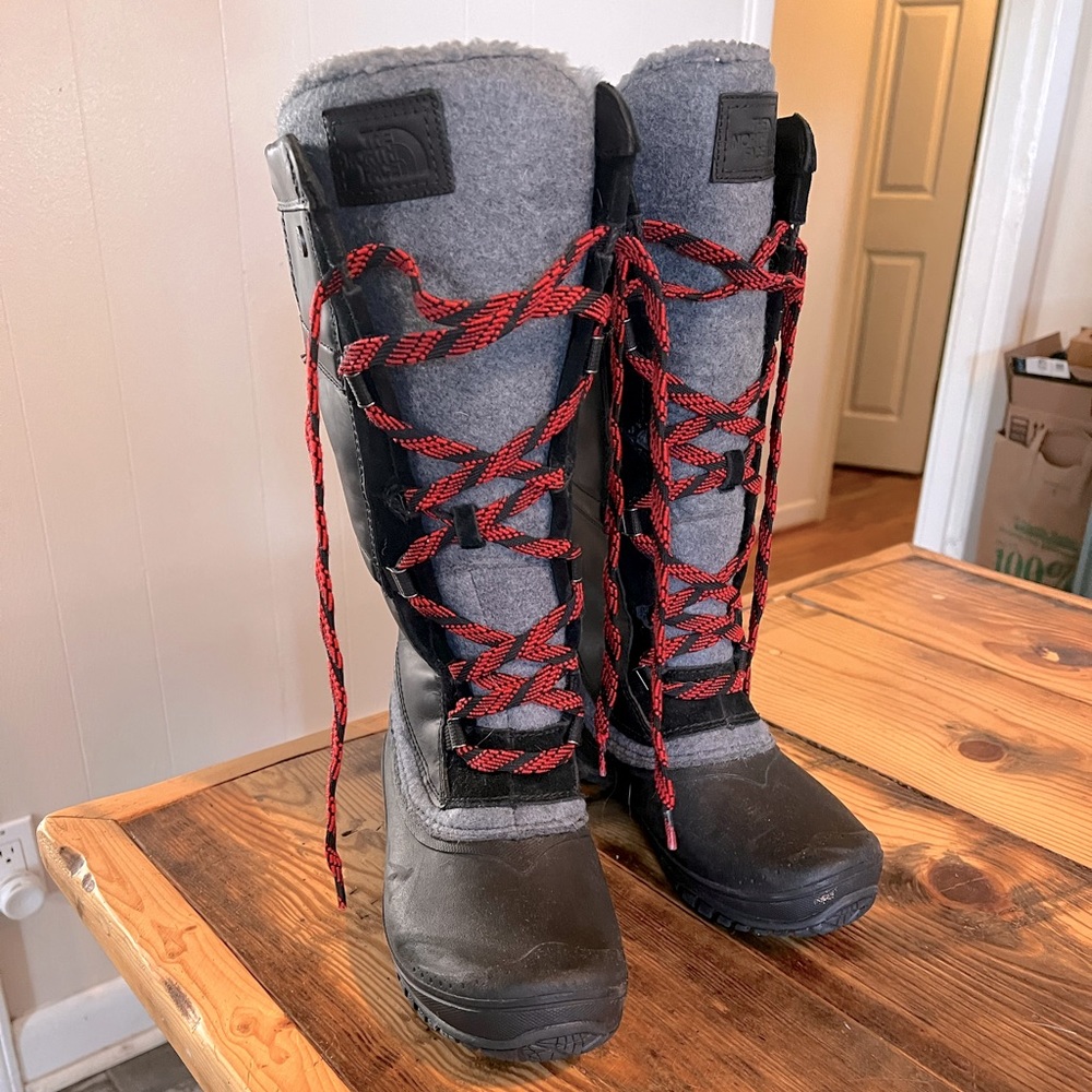 North Face Shellista winter boots like new! Size 8, Black and gray